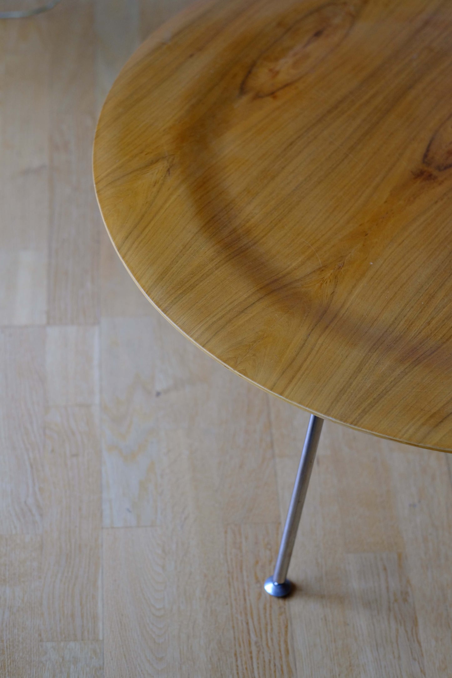 EAMES CTM kavos staliukas